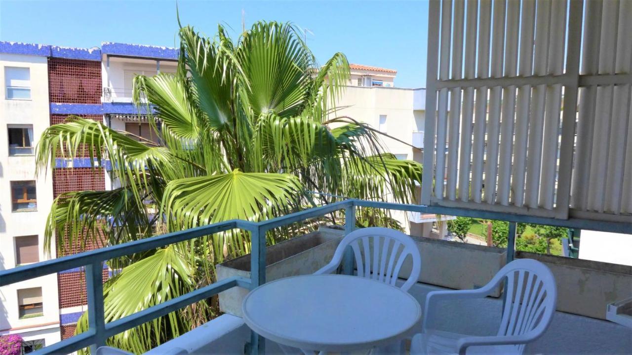 סאלו Apartamentos Colon מראה חיצוני תמונה